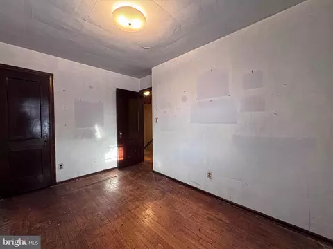 Bedroom - 537 25th Pl NE, Washington, DC 20002 photo 9 of 10