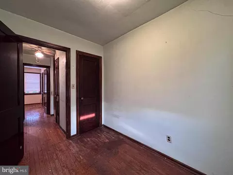 Entry Way - 537 25th Pl NE, Washington, DC 20002 photo 7 of 9