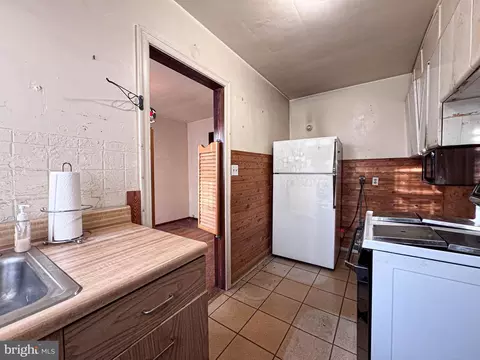 Kitchen - 537 25th Pl NE, Washington, DC 20002 photo 1 of 2