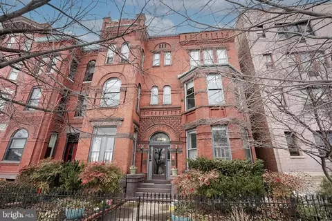 408 Seward Sq SE #1, Washington, DC 20003