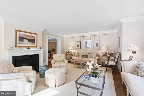 Living - 4641 Dexter St NW, Washington, DC 20007 photo 2 of 4