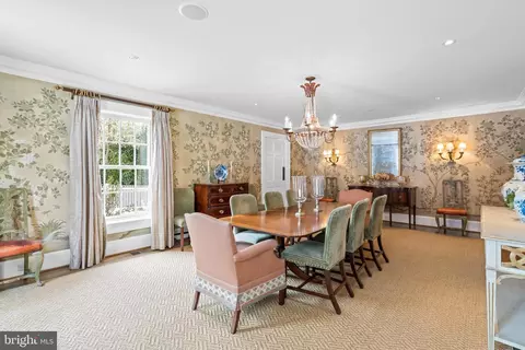 Dining - 4641 Dexter St NW, Washington, DC 20007 photo 2 of 4