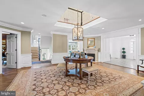 Entry Way - 4641 Dexter St NW, Washington, DC 20007 photo 3 of 6
