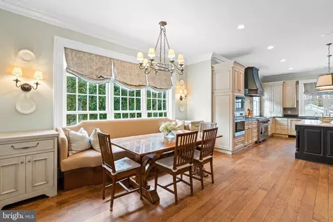 Dining - 4641 Dexter St NW, Washington, DC 20007 photo 4 of 4