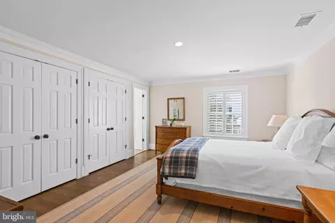 Bedroom - 4641 Dexter St NW, Washington, DC 20007 photo 7 of 9