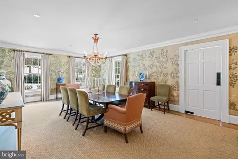 Dining - 4641 Dexter St NW, Washington, DC 20007 photo 1 of 4