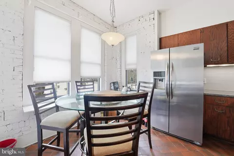2211 Washington Cir NW, Washington, DC 20037
