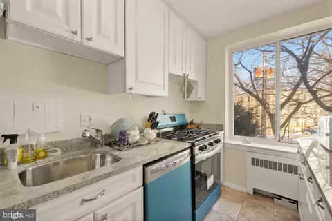 Kitchen - 4100 W Street St NW #308, Washington, DC 20007 photo 3 of 5