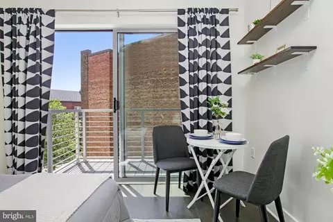 2550 17th St NW #302, Washington, DC 20009