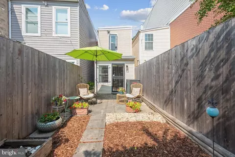 Exterior - 907 8th St NE, Washington, DC 20002 photo 5 of 6
