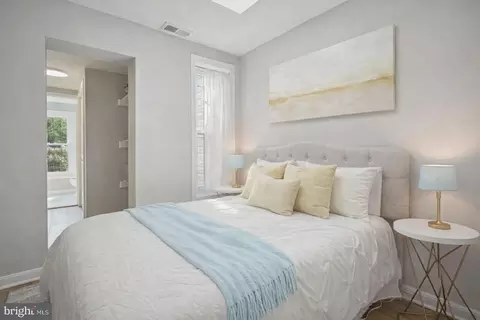 Bedroom - 907 8th St NE, Washington, DC 20002 photo 3 of 3