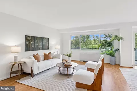 4201 Cathedral Ave NW #808E, Washington, DC 20016
