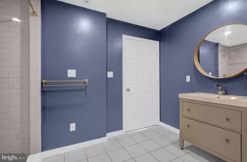 Bath - 400 15th St SE, Washington, DC 20003 photo 4 of 6