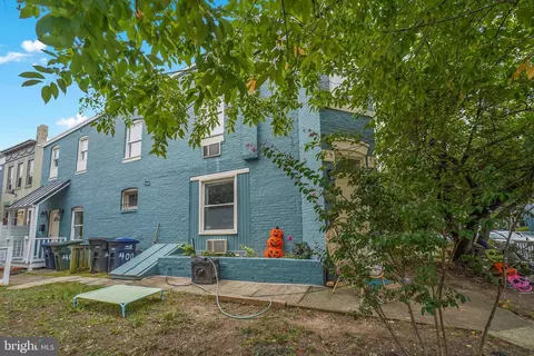 Exterior - 400 15th St SE, Washington, DC 20003 photo 7 of 21