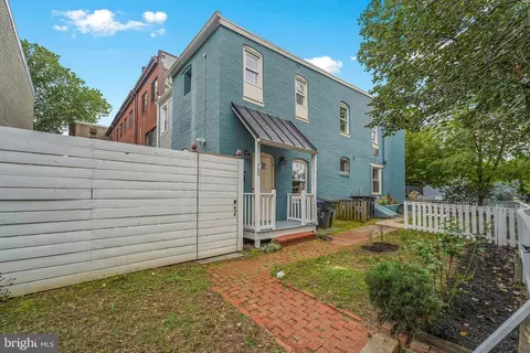 Exterior - 400 15th St SE, Washington, DC 20003 photo 13 of 21