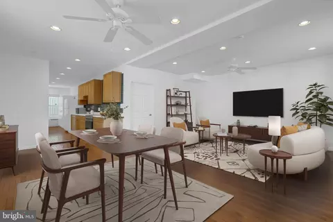 Living - 400 15th St SE, Washington, DC 20003 photo 7 of 13