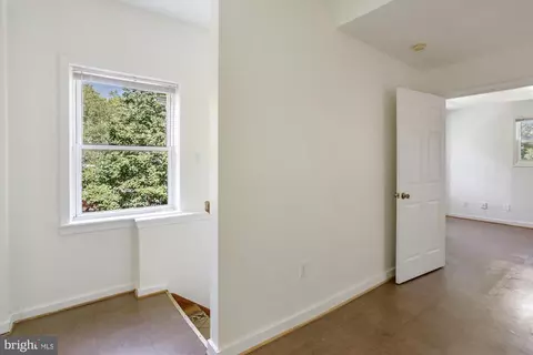 Entry Way - 400 15th St SE, Washington, DC 20003 photo 7 of 8