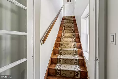 Entry Way - 400 15th St SE, Washington, DC 20003 photo 4 of 8