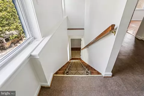 Entry Way - 400 15th St SE, Washington, DC 20003 photo 5 of 8