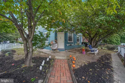 Exterior - 400 15th St SE, Washington, DC 20003 photo 4 of 21