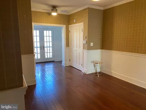 Entry Way - 630 C St SE, Washington, DC 20003 photo 2 of 6