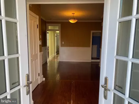 Entry Way - 630 C St SE, Washington, DC 20003 photo 5 of 6