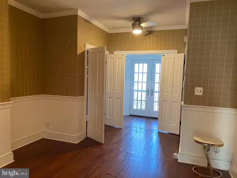 Entry Way - 630 C St SE, Washington, DC 20003 photo 4 of 6
