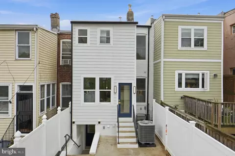 Exterior - 220 V St NE, Washington, DC 20002 photo 5 of 7