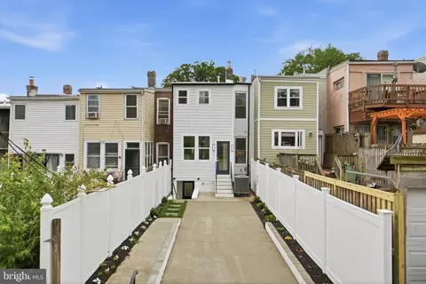 Exterior - 220 V St NE, Washington, DC 20002 photo 6 of 7