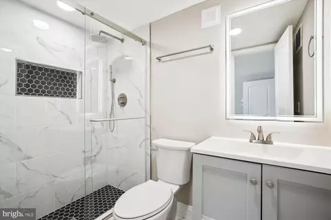 Bath - 329 15th St NE, Washington, DC 20002 photo 8 of 9
