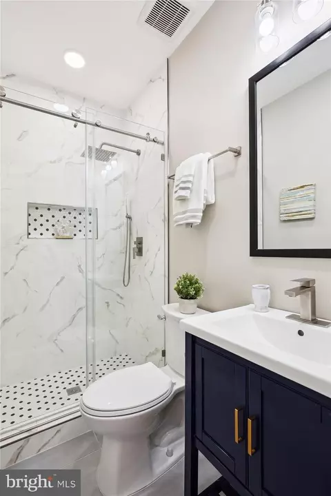 Bath - 329 15th St NE, Washington, DC 20002 photo 2 of 9