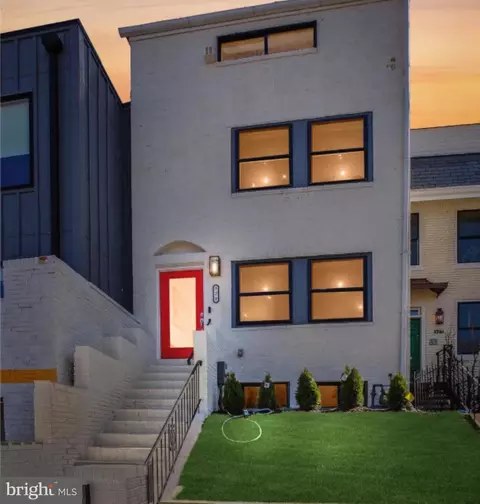 Exterior - 329 15th St NE, Washington, DC 20002 photo 11 of 11