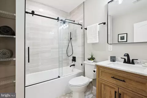 Bath - 329 15th St NE, Washington, DC 20002 photo 6 of 9