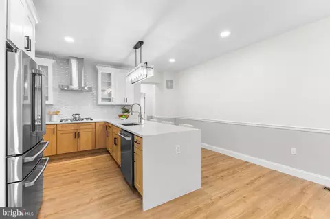 Entry Way - 329 15th St NE, Washington, DC 20002 photo 3 of 14