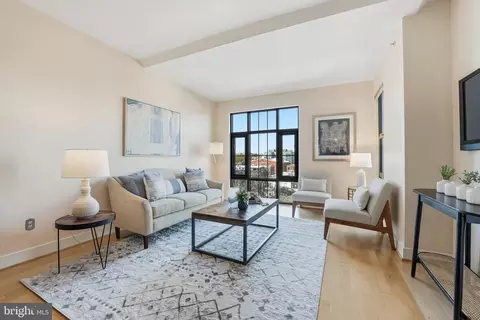 910 M St NW #516, Washington, DC 20001