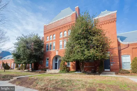 1432 E Capitol St NE #1432, Washington, DC 20003