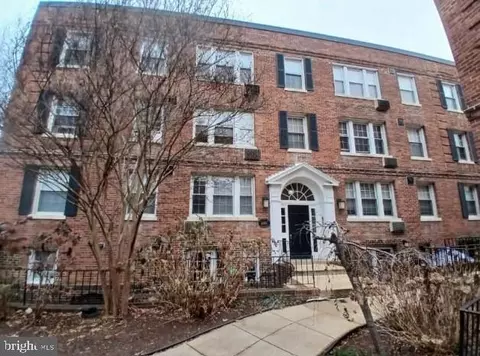 4491 Macarthur Blvd NW #201, Washington, DC 20007