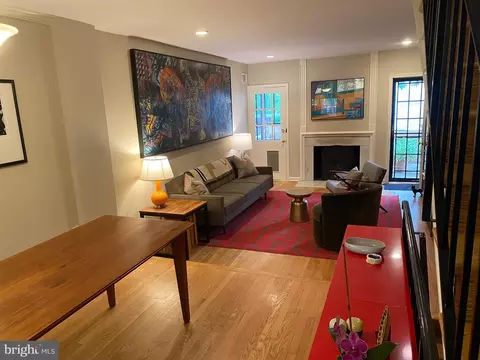 Living - 339 SE 11th St SE, Washington, DC 20003 photo 2 of 4