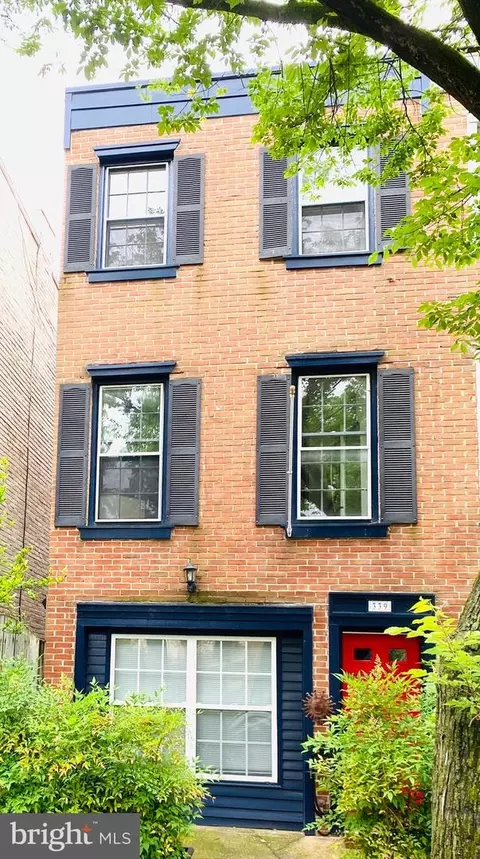 339 SE 11th St SE, Washington, DC 20003