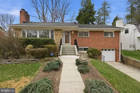 8112 W Beach NW, Washington, DC 20012