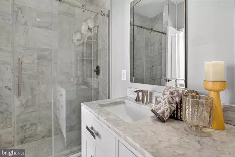 612 9th St NE, Washington, DC 20002 photo 25