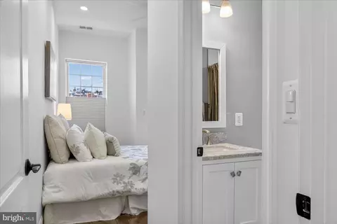 612 9th St NE, Washington, DC 20002 photo 12