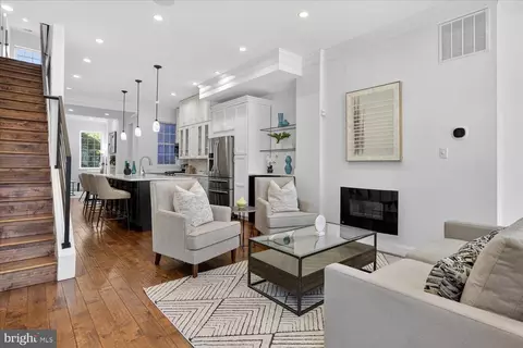 612 9th St NE, Washington, DC 20002 photo 2
