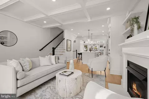 3719 R St NW, Washington, DC 20007