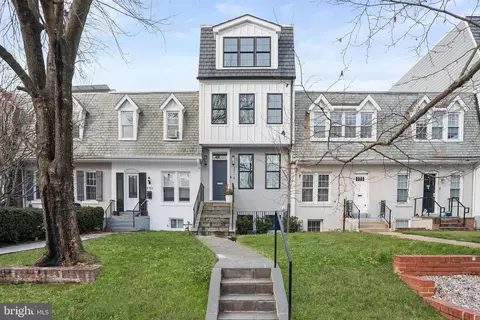 3719 R St NW, Washington, DC 20007