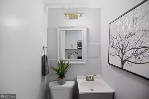 Bath - Undisclosed, Washington, DC 20002 photo 3 of 3