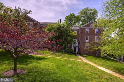 3690 38th St NW #C237, Washington, DC 20016