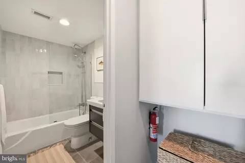 1245 4th St SW #E805, Washington, DC 20024 photo 16