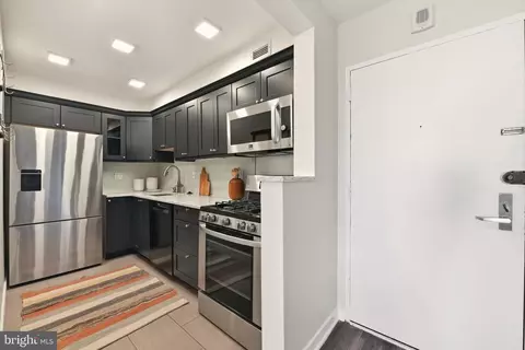 1245 4th St SW #E805, Washington, DC 20024 photo 10