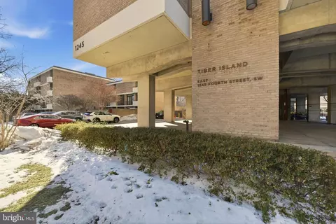 1245 4th St SW #E805, Washington, DC 20024 photo 21
